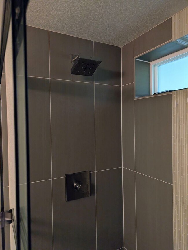 Building Photo - Stunning Modern Home in South Burlingame -...