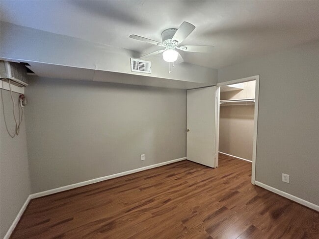 Building Photo - 807 Heights Blvd