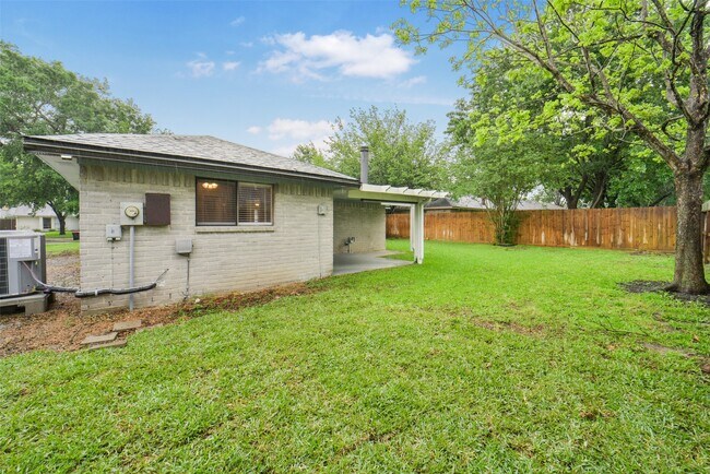 Building Photo - 21211 Park Mt Dr