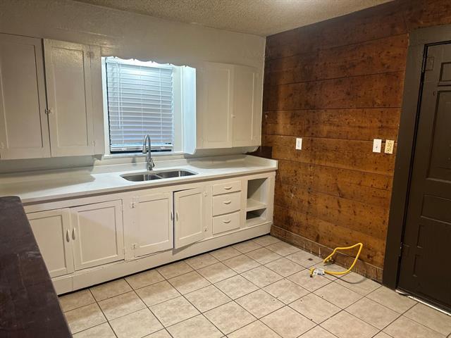 Building Photo - 409 Miller St