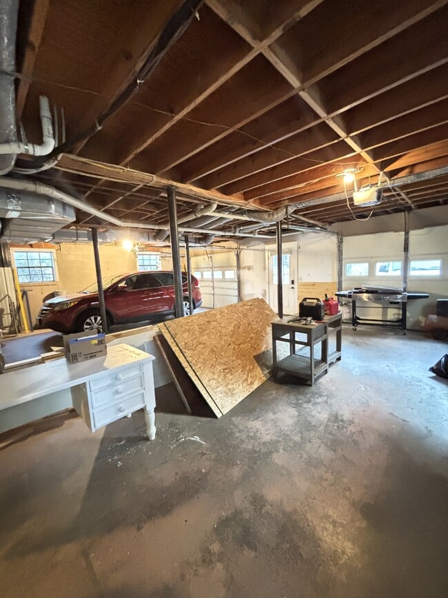 Building Photo - 1220 Tahiti Cir