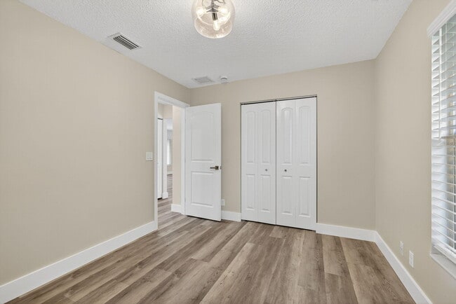 Building Photo - 316 La Mancha Ave