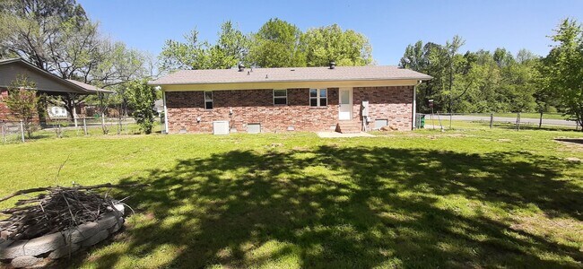 Building Photo - 1803 Greenwood Cove