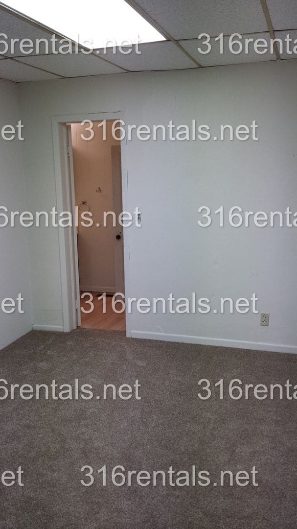 Primary Photo - $795 - 2 bed 1 bath - Single Family Home