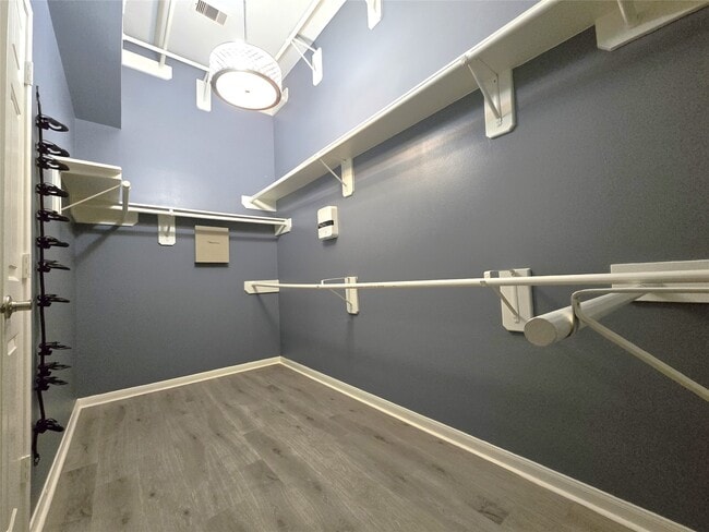 Building Photo - 2614 Parkbriar Ln