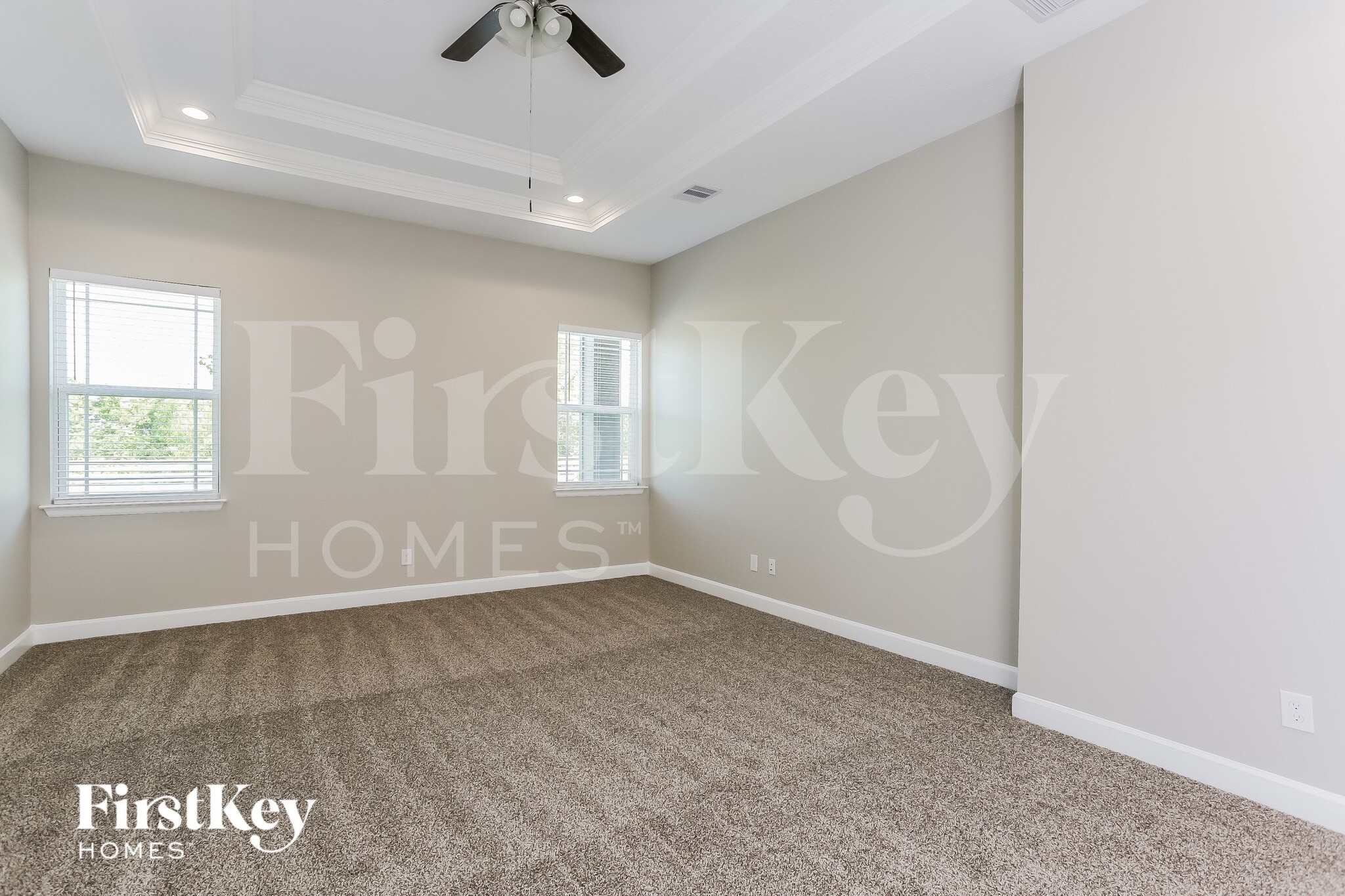 Building Photo - 9923 Oaklawn Dr