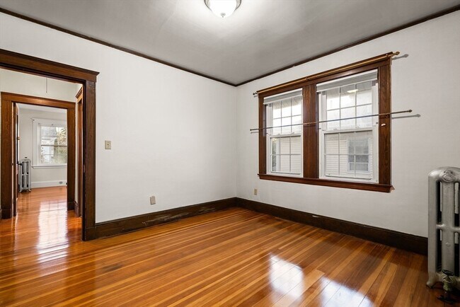 Building Photo - 133 Willow St