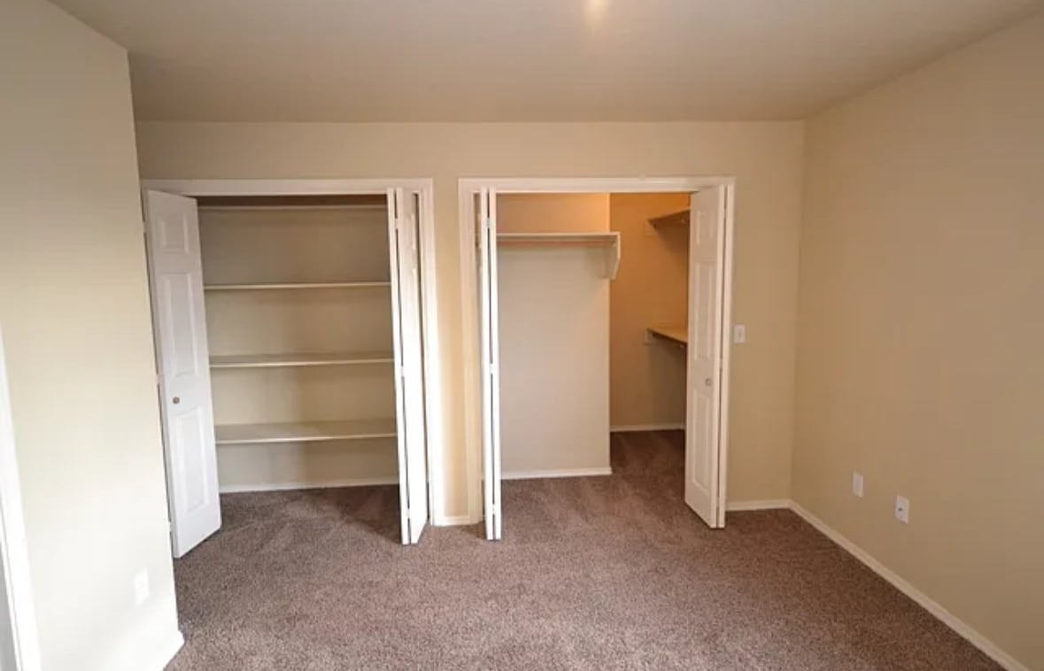 Building Photo - 1113 E 6th S