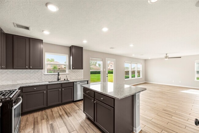 Building Photo - 6518 Deer Run Meadows Blvd