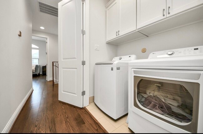 Building Photo - 15623 Broad St