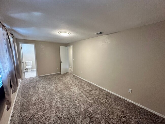 Building Photo - Spacious 3-Bed Home in OKC with Dual Prima...