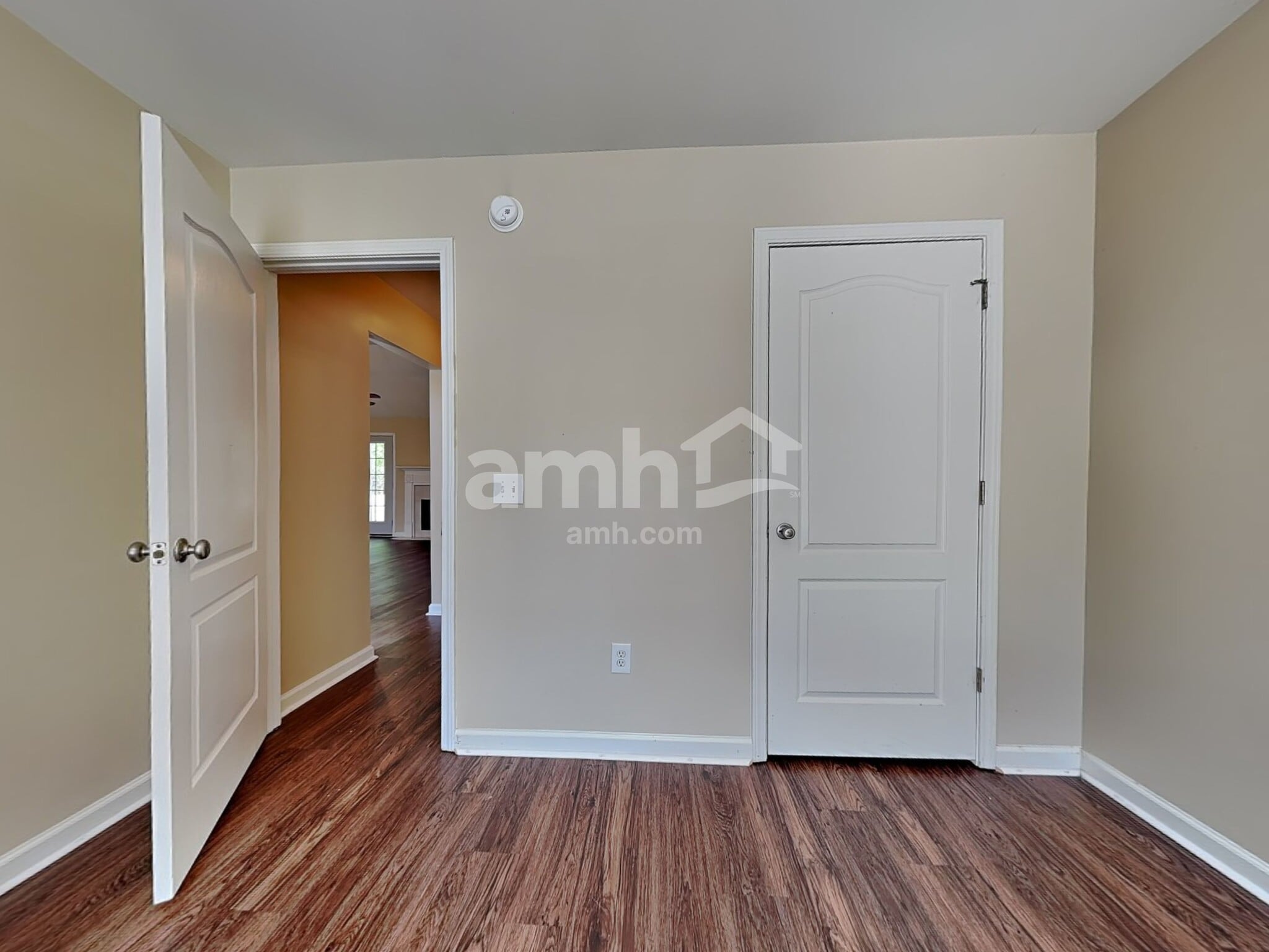 Building Photo - 28 Bostwick Dr