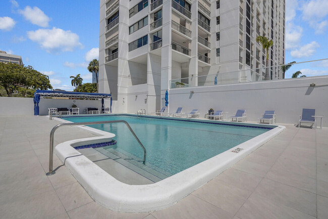 Building Photo - 400 N Flagler Dr