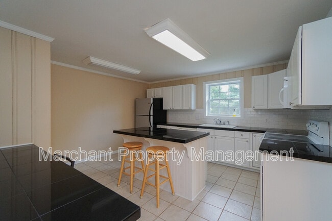 Building Photo - 120 Grove Rd