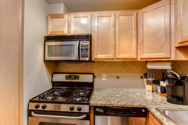 Kitchen - 1585 Fillmore St