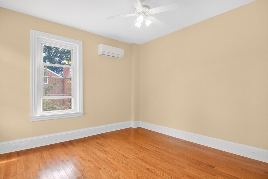 Building Photo - 400 N Church St