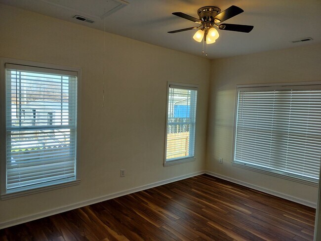 Building Photo - Lumberton Star