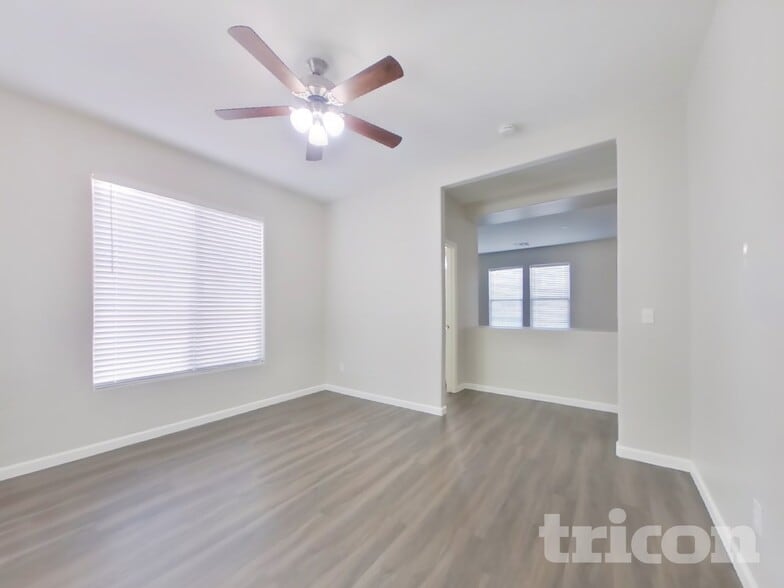 Building Photo - 26011 N Sandstone Way