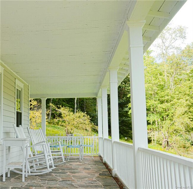 Building Photo - 739 Blue Hill Rd