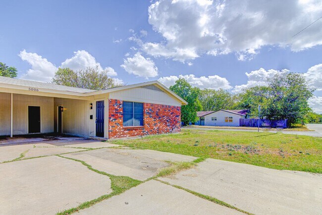 Building Photo - 5006 Brighton Rd