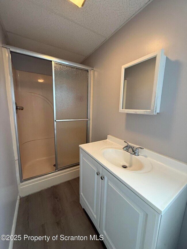 Building Photo - 1013 Bergen Ct