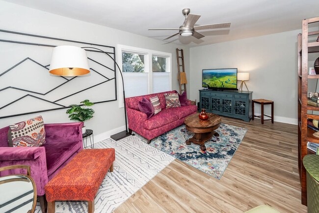 Building Photo - 1511 Larry St