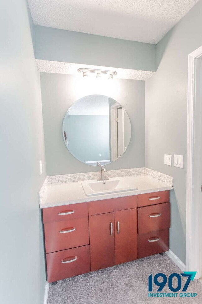 Building Photo - Spacious 4-Bedroom Home in Moore – Stylish Updates & Great Layout!