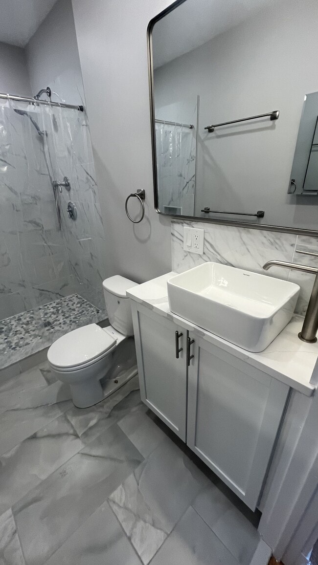 Building Photo - 19 Seaverns Ave