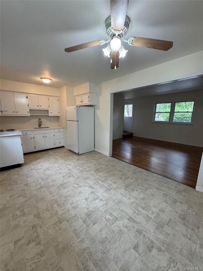 Building Photo - 408 7th St