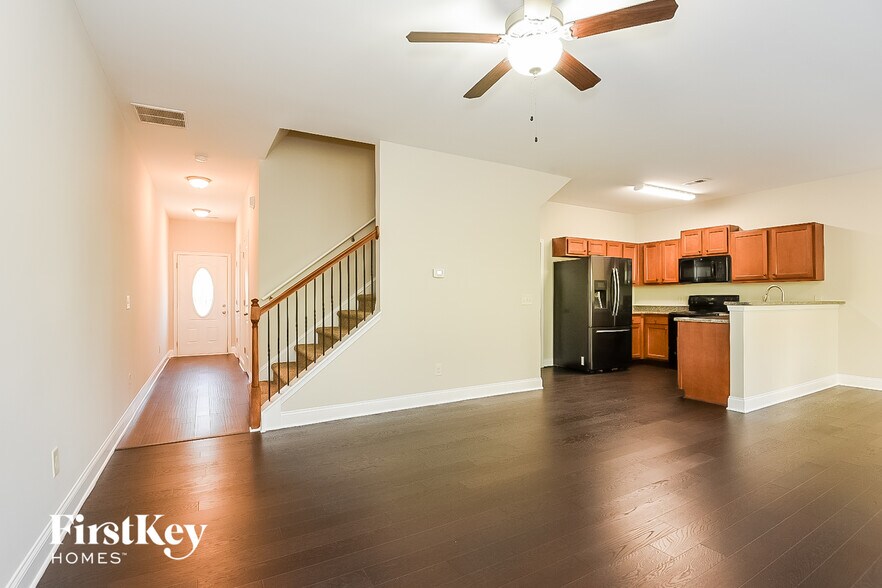 Building Photo - 114 Bethany Manor Dr