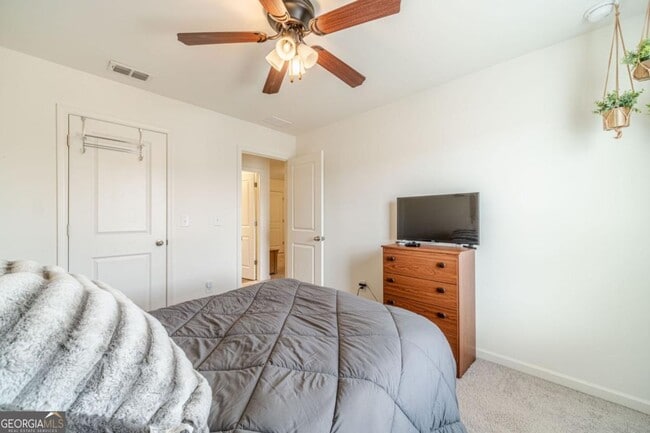 Building Photo - 222 Knightsbridge Ln