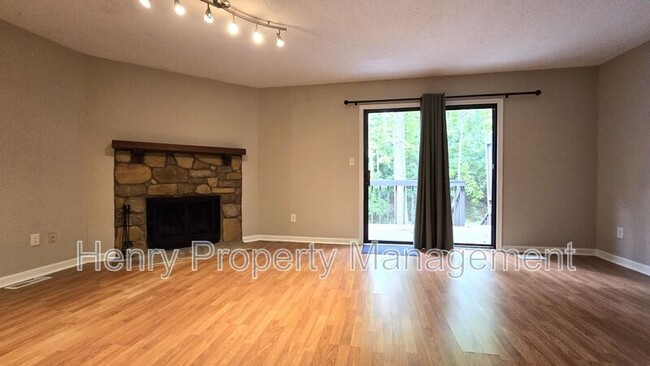 Building Photo - 4265 The Oaks Dr