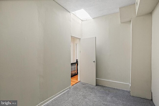 Building Photo - 208 S East Ave