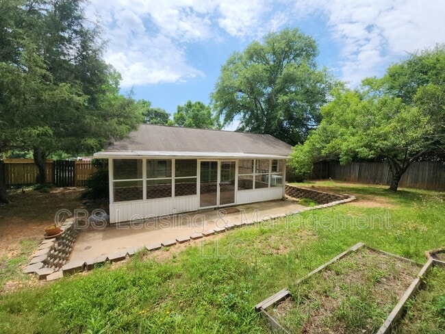Building Photo - 5005 Hearthstone Dr