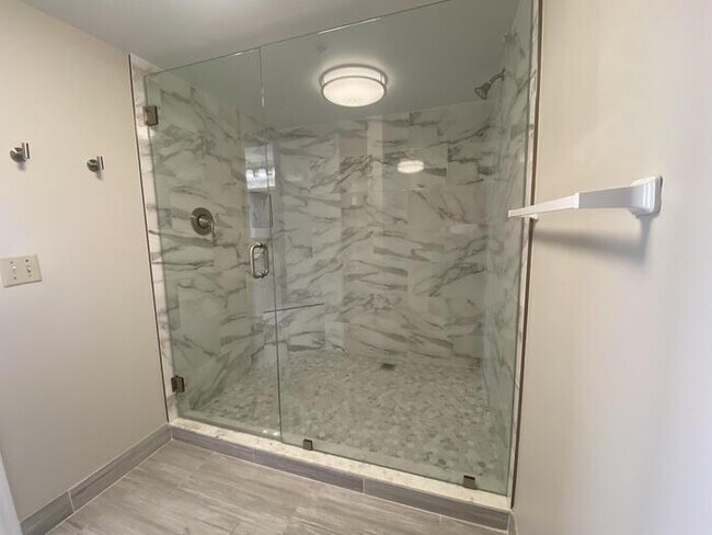 Building Photo - 275 1st St S