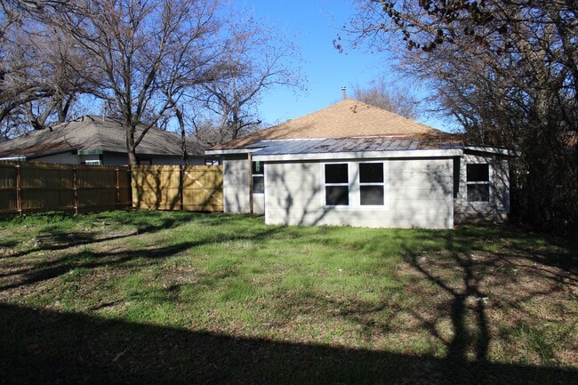 Building Photo - 1038 Green St
