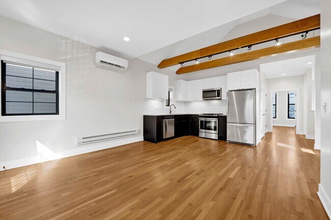 Building Photo - 1735 W Cullerton St