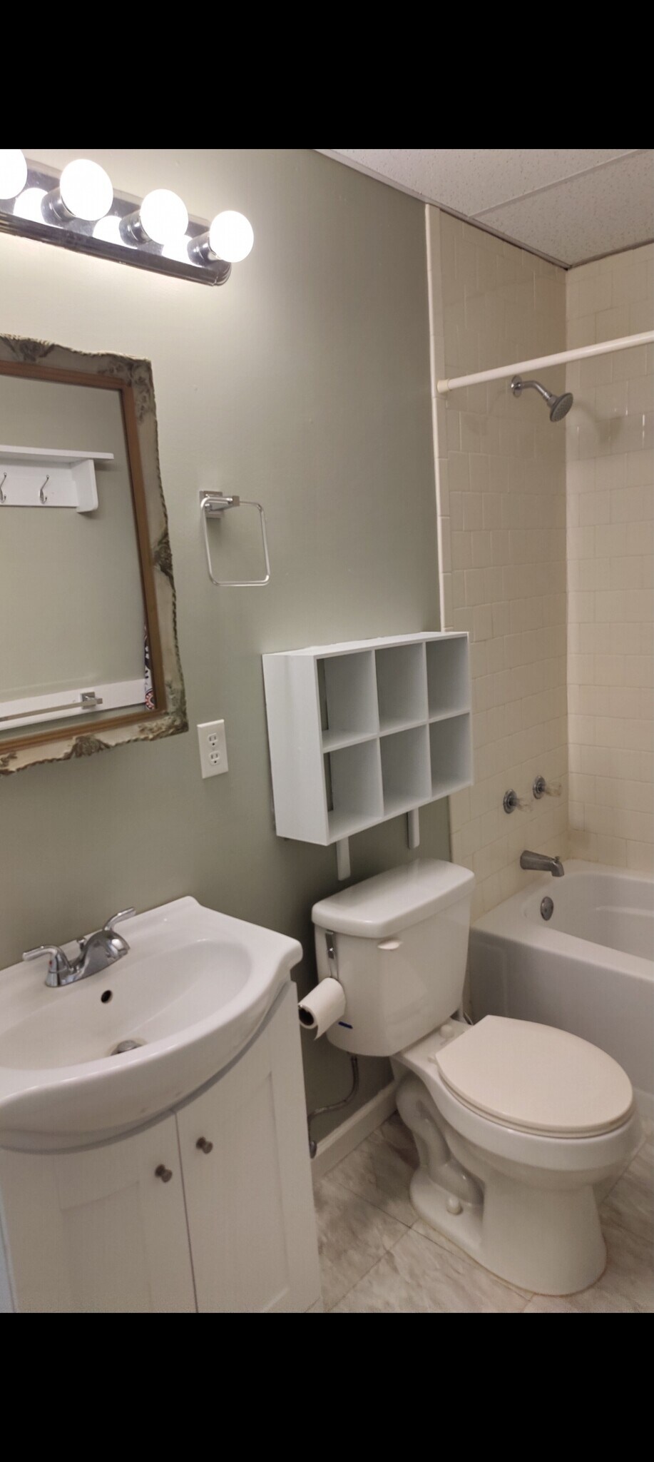 bathroom - 40 Serenity Ln
