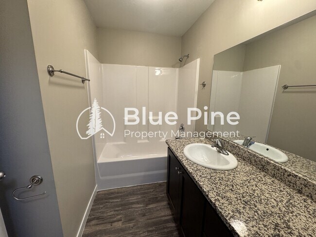 Building Photo - 2829 Murwood