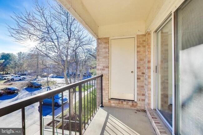 Building Photo - 8205 Whispering Oaks Way