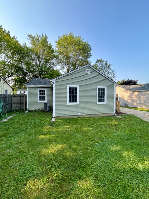 Building Photo - 2324 Van Buskirk Rd