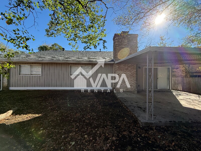 Building Photo - 12411 Gran Vista St