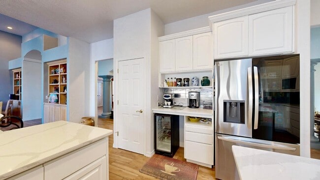 Building Photo - Move in Special Luxury 4 bedroom 4.5 bathr...