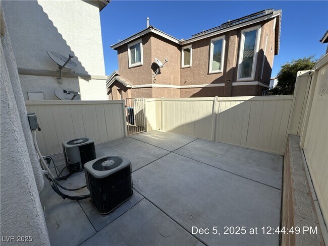 Building Photo - 75 Aldarra Canyon Ave