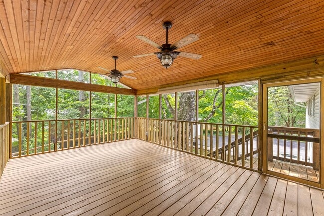 Building Photo - 9528 Gulf Park Dr