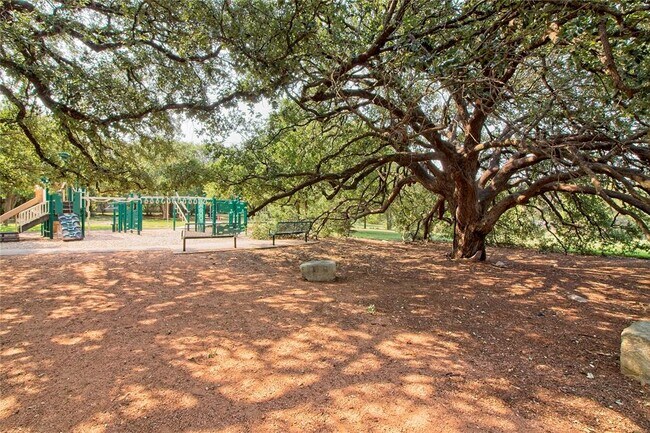 Building Photo - 8212 Fern Bluff Ave