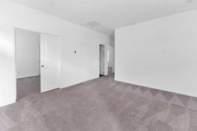 Building Photo - 1426 Northwood Blf Ln