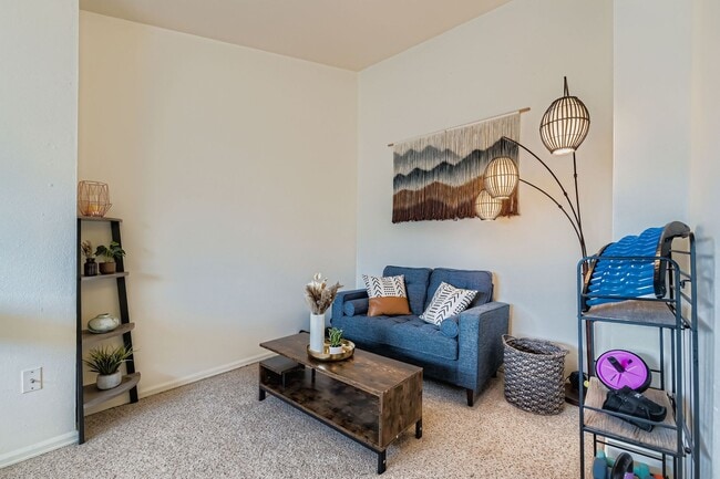 Building Photo - Peaceful 2BR Retreat Near Bobolink Trail