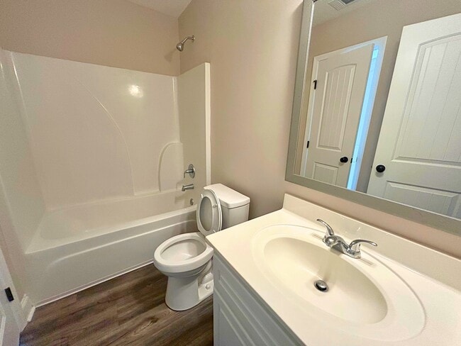 Building Photo - 533 Deerchase Ct