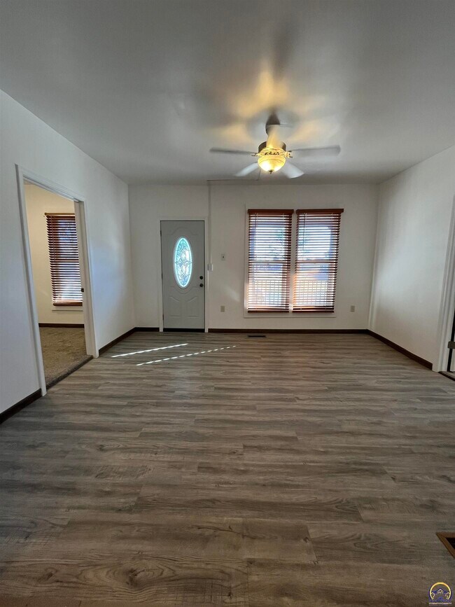 Building Photo - 401 Constitution St